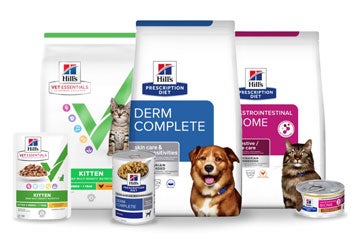 Un regroupement de produits Hill's comprenant des aliments secs, des aliments humides et des friandises.